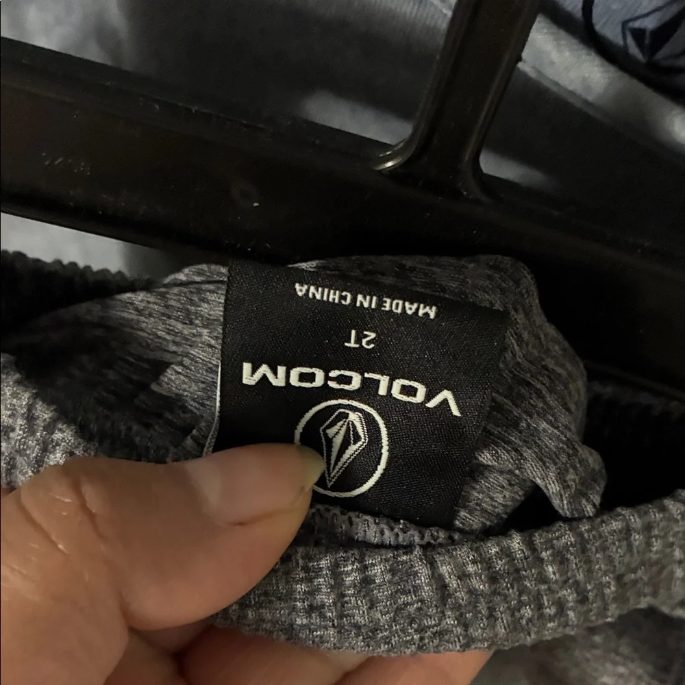 Volcom 2T set - Picture 5 of 8